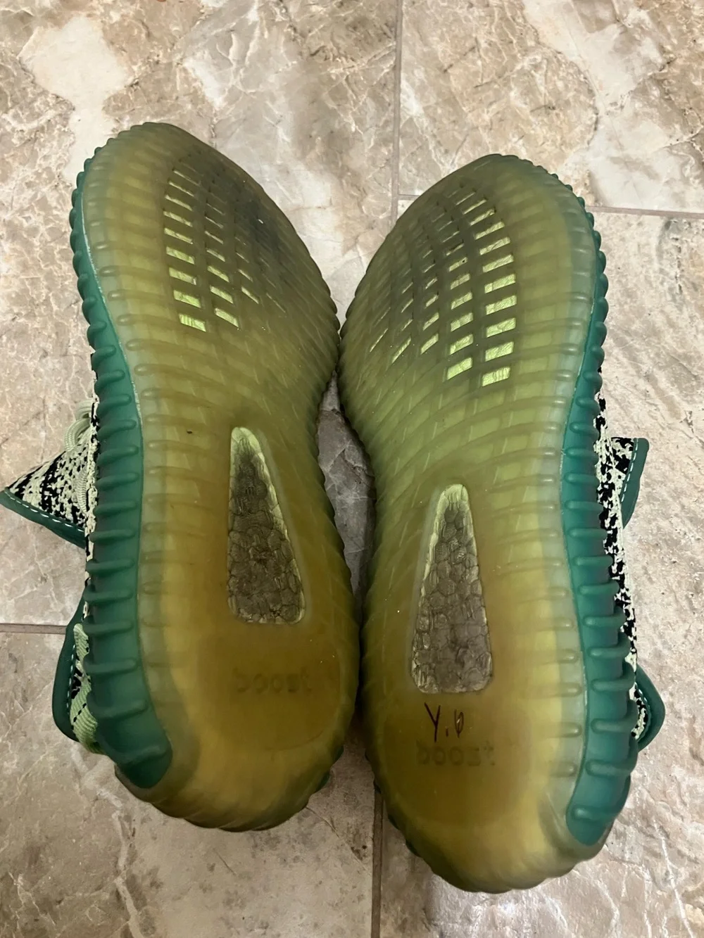 Mens  adidas Yeezy Boost 350 V2 Semi-Frozen Neon Yellow Knit Sneaker size 5.5